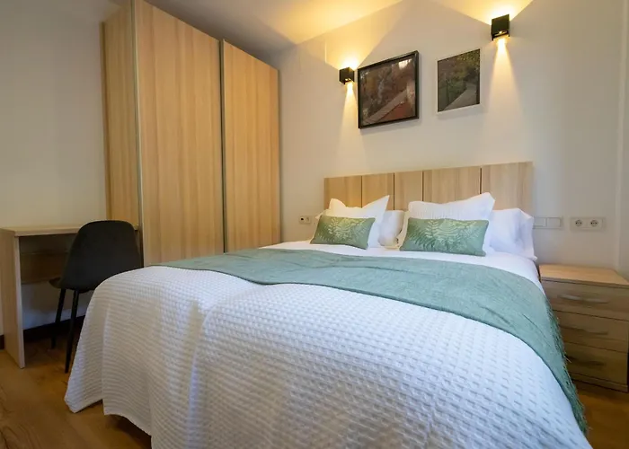 Cuatro Estaciones La Pola de Gordon